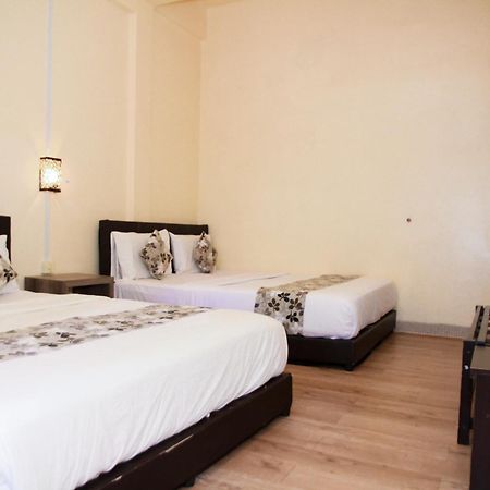 Myra Hotel Mersing Eksteriør bilde